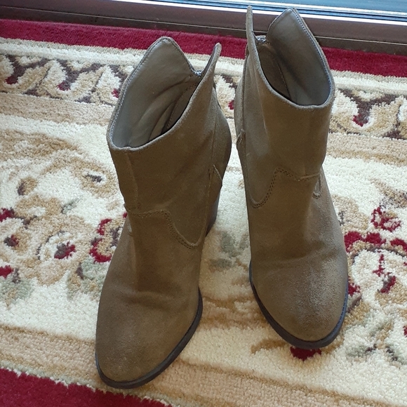 Nine west booties - Picture 2 of 10